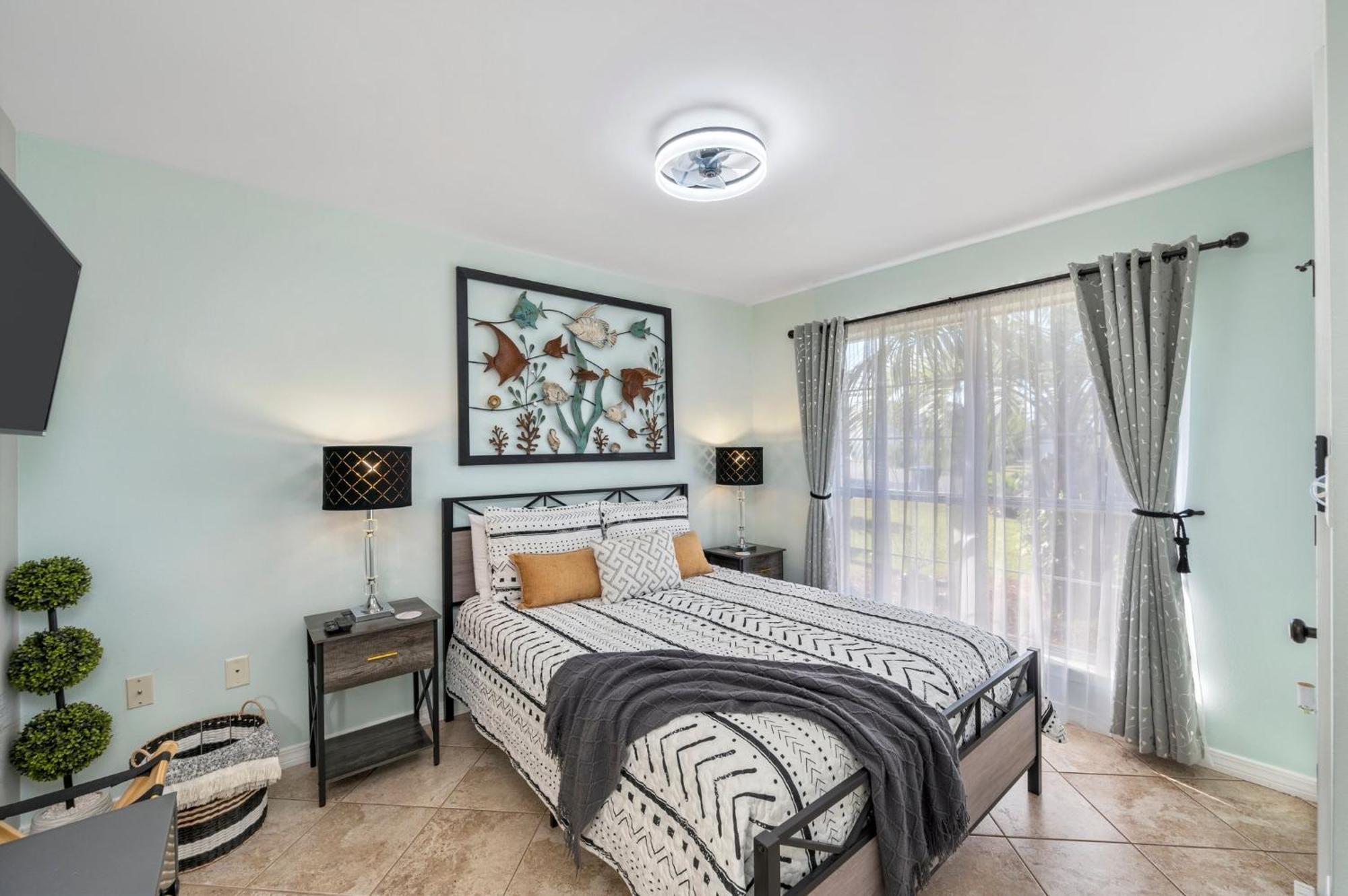 Beautiful Pet Friendly Home! Tropical Pool, Optional Golf Cart & Pool Heat, Minutes To Beach Destin Exterior photo